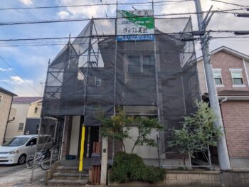 船橋市前貝塚町で塗装工事が着工しました🏠✨